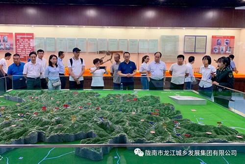 市龍江城鄉(xiāng)發(fā)展集團黨委開展“不忘初心、牢記使命”紀念建黨98周年主題黨日活動