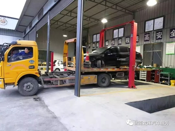 金錘鈑金，銀槍噴漆！龍江汽修值得信賴！